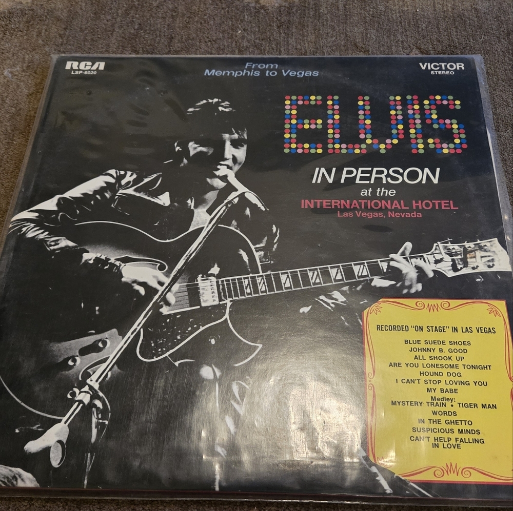 Black Vinyl Record - Elvis Live at the International Hotel EUC 2 LPs